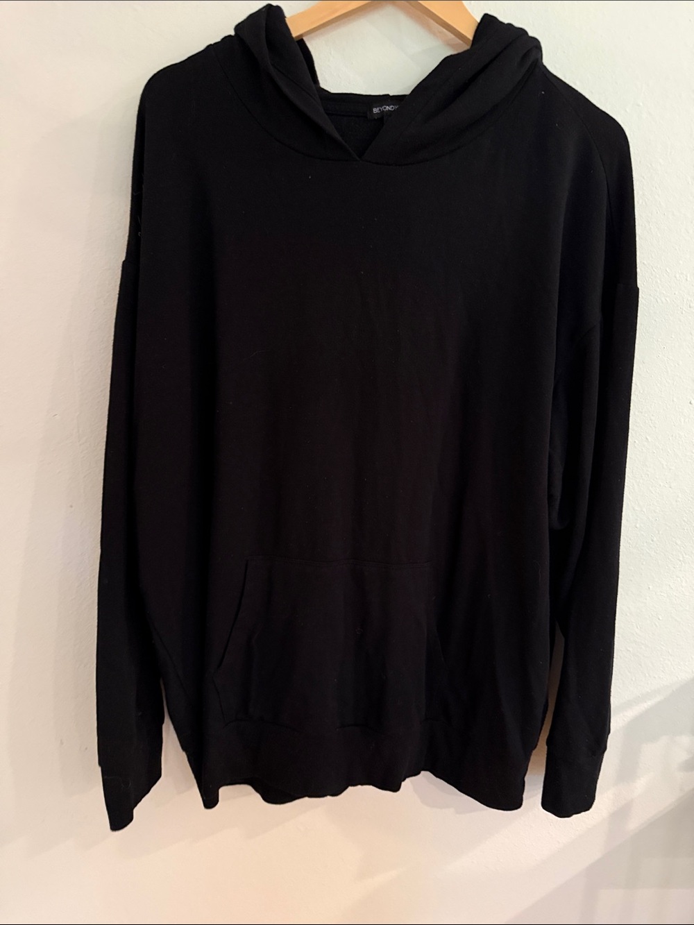 Beyond Yoga sz XL black hoodie with kangaroo pocket good condition